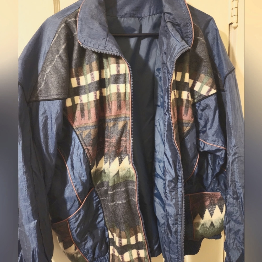 ** XLarge Ladies Outbrook Windbreaker